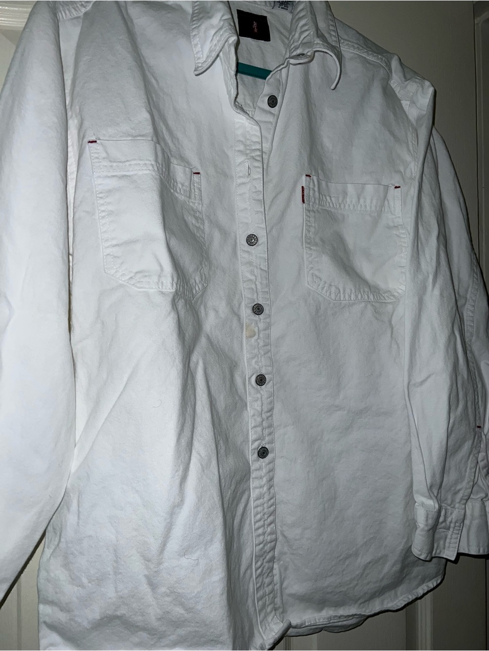Levi’s White Button-Up Shirt - Classic Long Sleeve